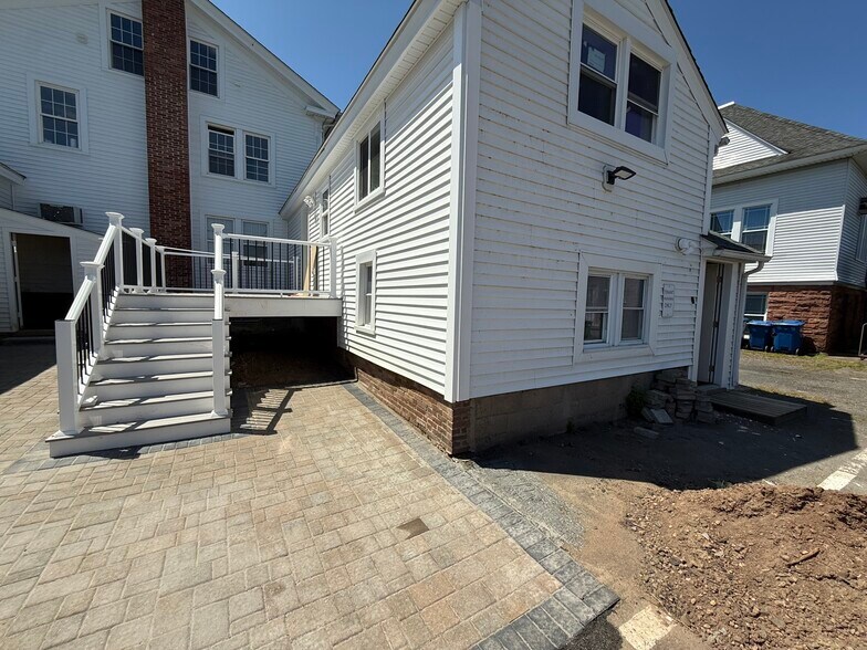 Building Photo - 159 Broad St