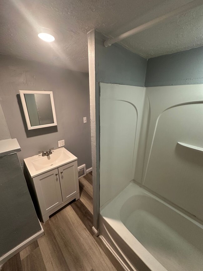 Building Photo - 2337 15th St SW