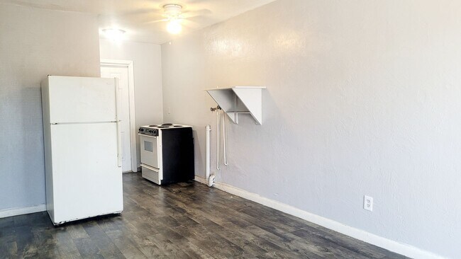 Building Photo - Charles Street Apartments 2