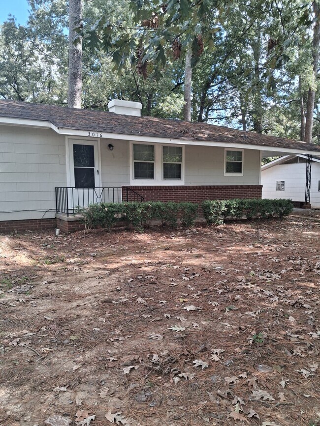 Primary Photo - 3016 Charleston Dr
