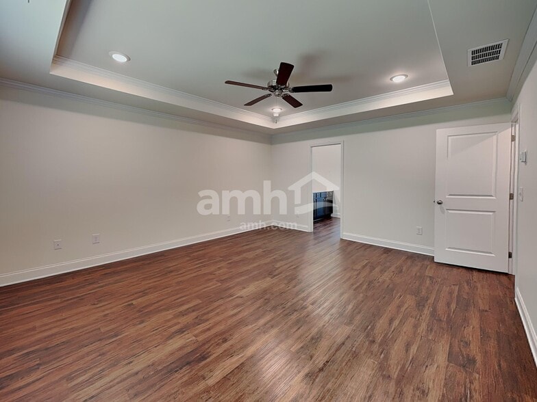 Building Photo - 180 Pecan Dr