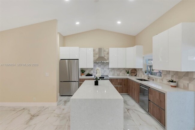 Building Photo - 10425 NW 48th Manor