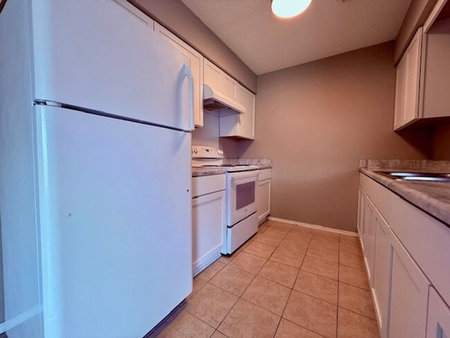 Building Photo - ***1247 W. Sunset***