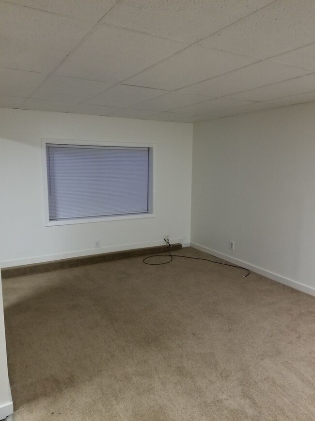 Building Photo - Newly remodeled 2 bed 1 bath in Prime Stev...