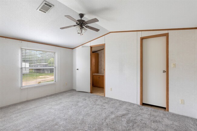 Building Photo - 10821 TX-150