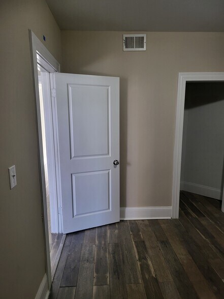 Building Photo - 1940 S Trumbull Ave