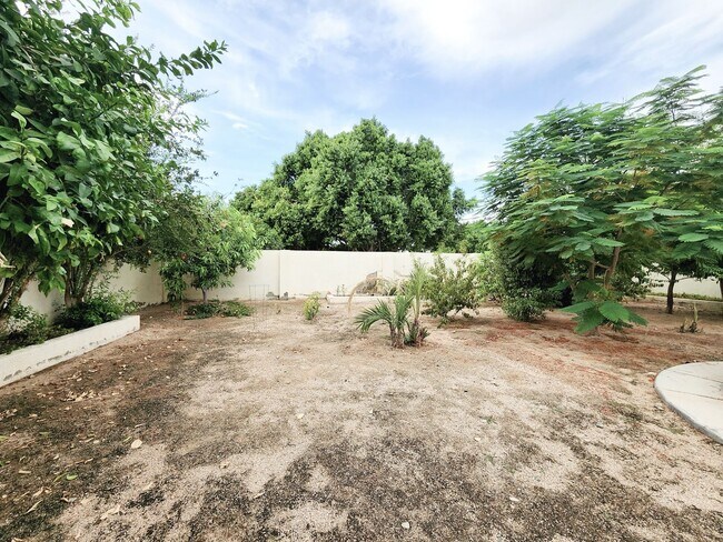 Building Photo - Marshall Ranch 5 bedroom!!  Available Now.