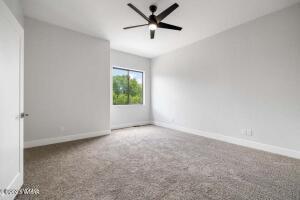Building Photo - 1400 W Navajo Ln
