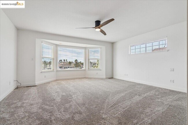 Building Photo - 5752 Drakes Dr