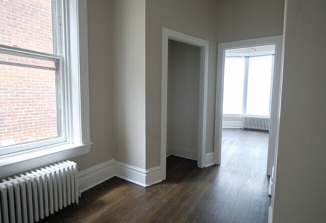 Building Photo - 1609 Green St