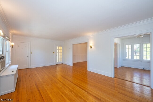 Building Photo - 200 Valley Rd