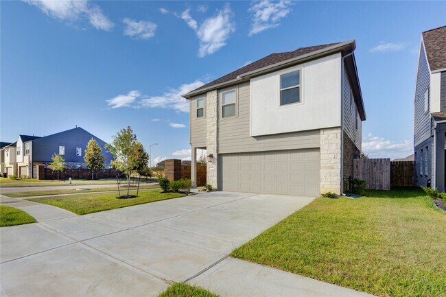 Building Photo - 31918 Holland Arbor Trl