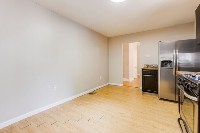 Building Photo - 2318 Leticoe St