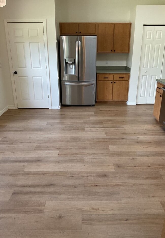 Building Photo - Spacious 3/2 in Eagle Point