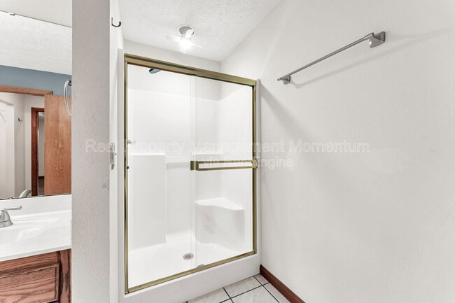 Building Photo - 514 N Ellen St