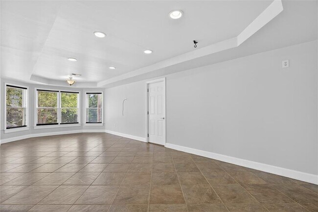 Building Photo - 4537 Grandview Pkwy