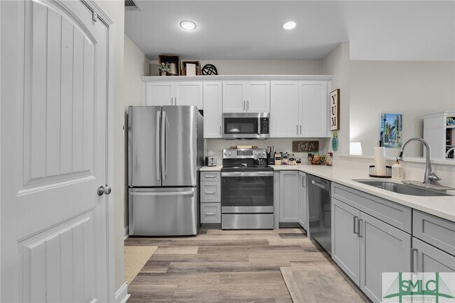 Building Photo - 320 Canyon Oak Loop