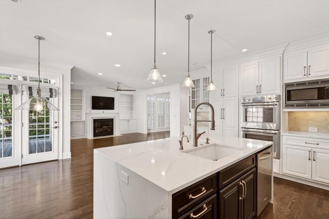 Building Photo - 16 Conifer Cir NE