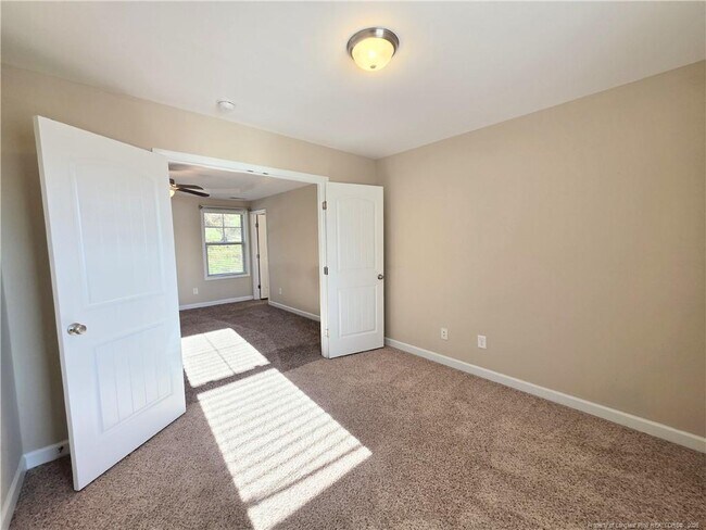 Building Photo - 389 Roanoke Dr