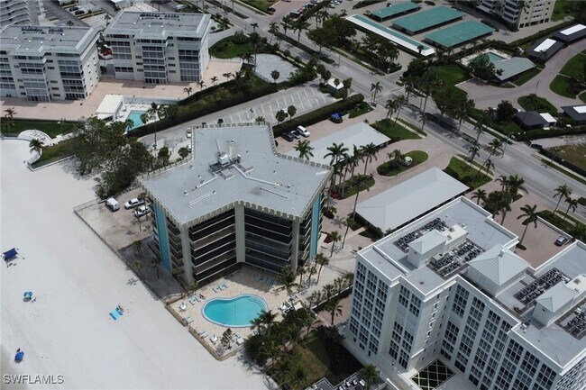 Building Photo - 3399 Gulf Shore Blvd N