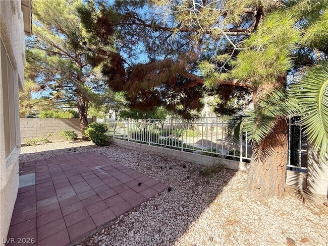 Building Photo - 2185 Polynesia Cir