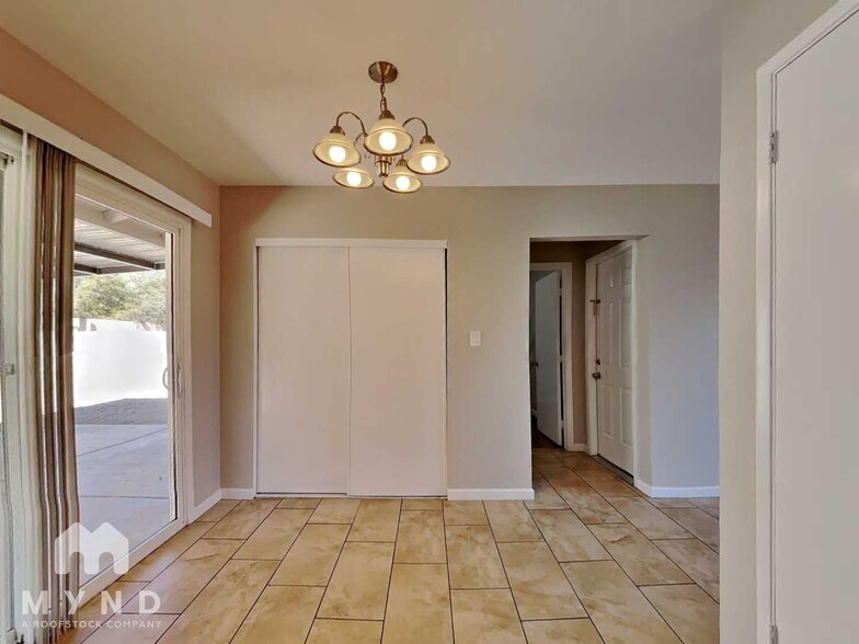 Building Photo - 8336 N 105th Ln