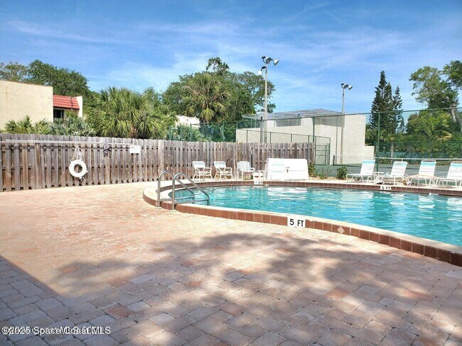 Building Photo - 8751 Live Oak Ct