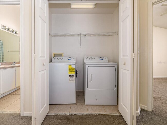 Building Photo - 9619 Carlsdale Dr