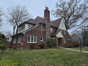 Building Photo - 16 Bon Air Ave