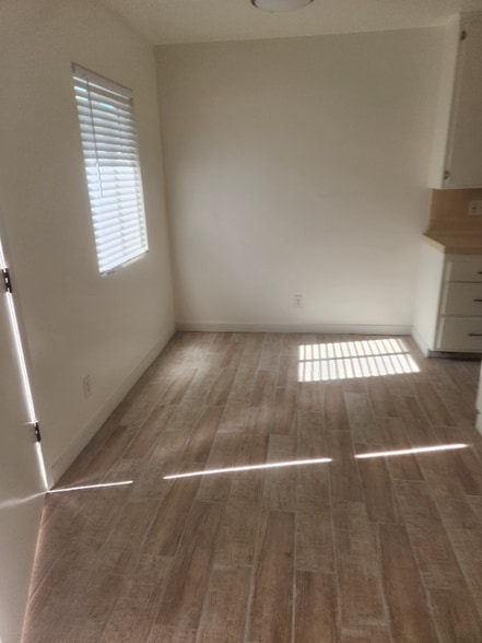 Building Photo - 30 Rose Ave