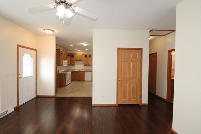 Building Photo - Spacious Home for rent!
