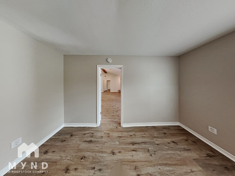 Building Photo - 5158 Sand Ridge Ct
