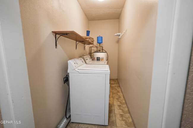 Building Photo - 4433 N Stanton St