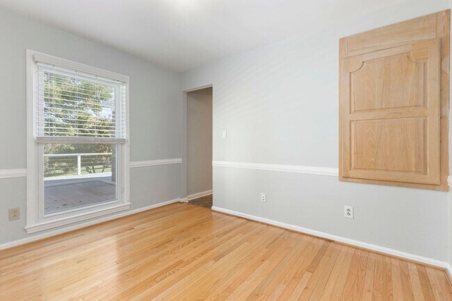 Building Photo - 1211 Meadowridge Trail