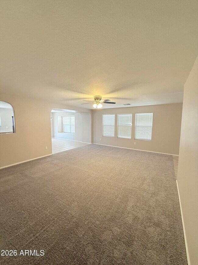 Building Photo - 434 W Fabens Ln