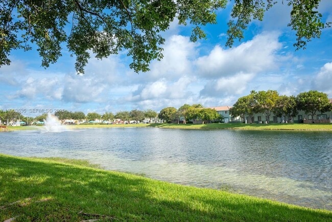 Building Photo - 2831 SE 15th Rd