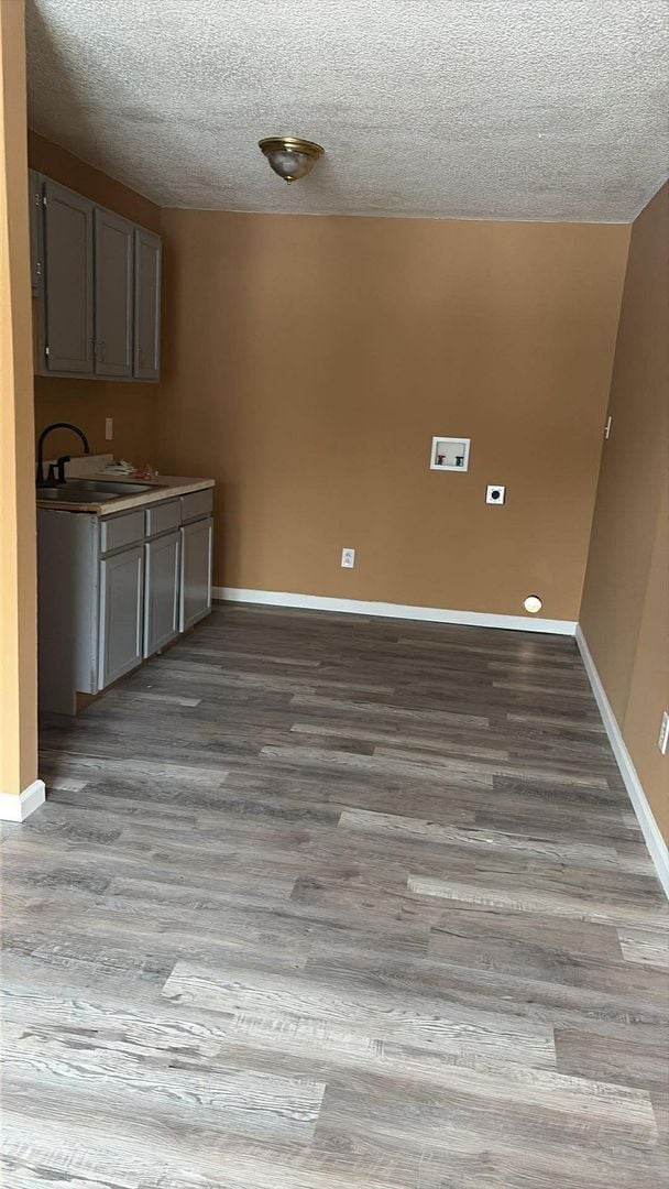 Building Photo - Maynardville 37807 - 2 bedroom, 1 bath apartment water included - Contact Lisa Vineyard and Shann...