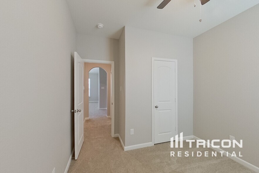 Building Photo - 1603 Cotton Blossom Ln