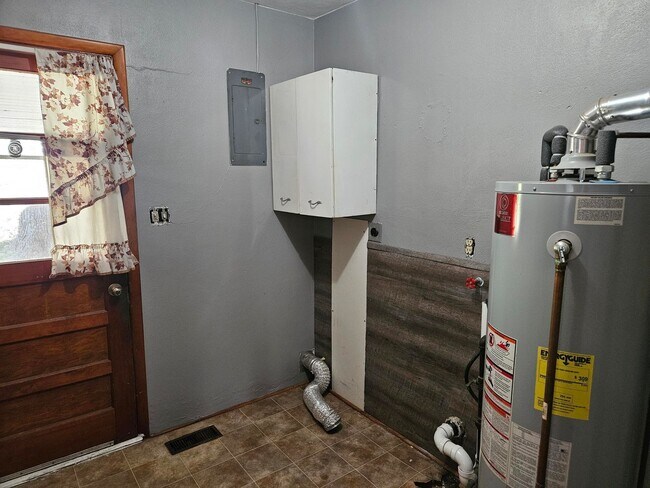 Building Photo - Single Family Rental Home - 3BR-1BA - New Haven MO 63068
