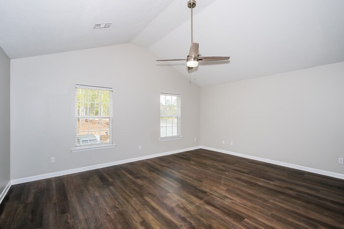 Building Photo - 1484 Collins Dr