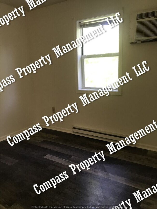 Building Photo - $1025 - 2 Bed, 1 Bath Townhouse - Leola