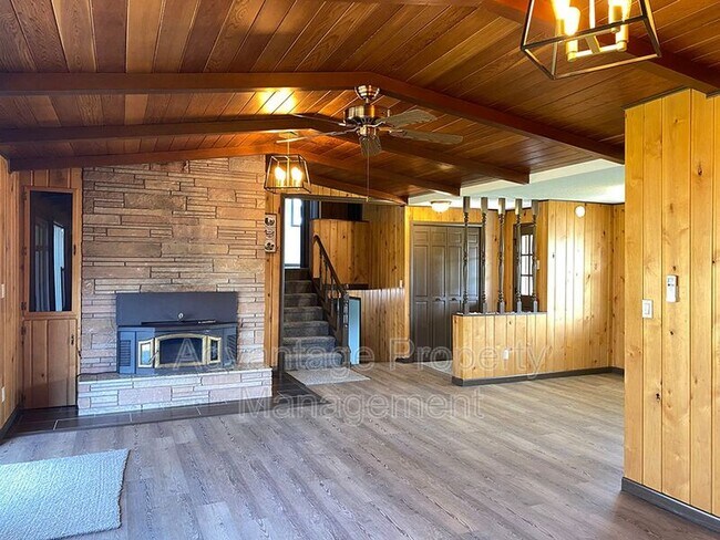 Building Photo - 1410 SE Powell Way