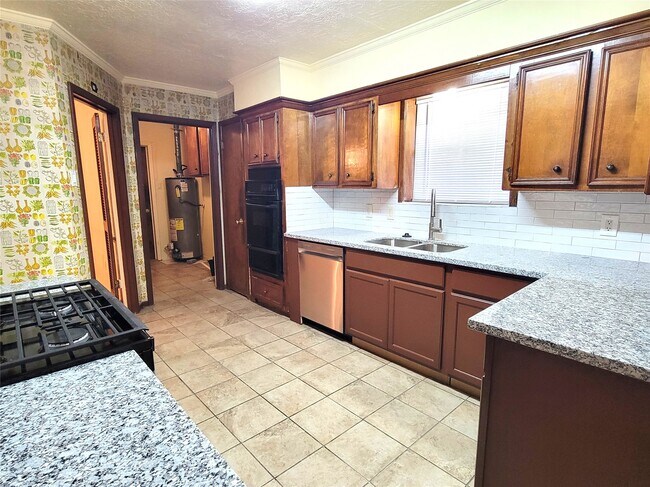Building Photo - 12811 Stillington Dr