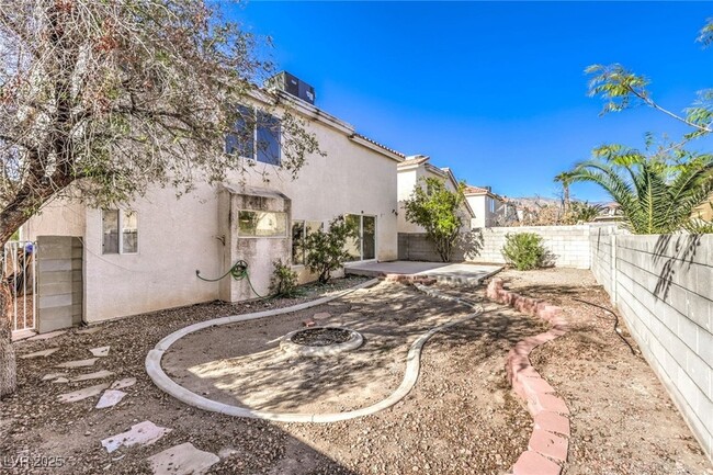 Building Photo - 8736 Raindrop Canyon Ave