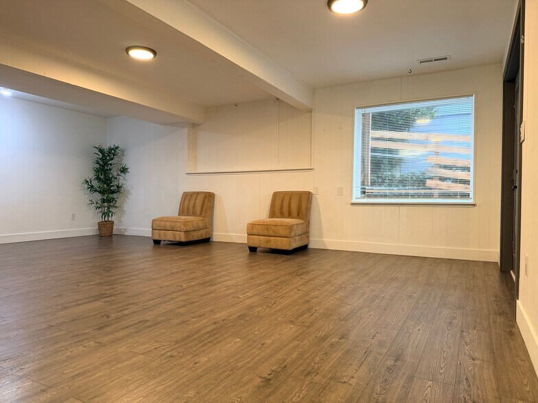 Building Photo - 16304 47th Pl S