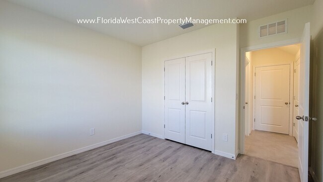 Building Photo - 5680 Woodland Sage Dr