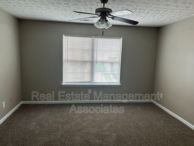 Building Photo - 1733 Carrington Dr