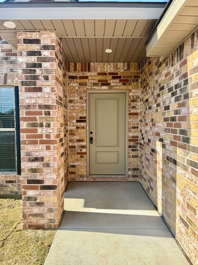 Building Photo - Newer Build in Frenship District! Beautiful 3/2/2 with Fridge and Sprinkler System!