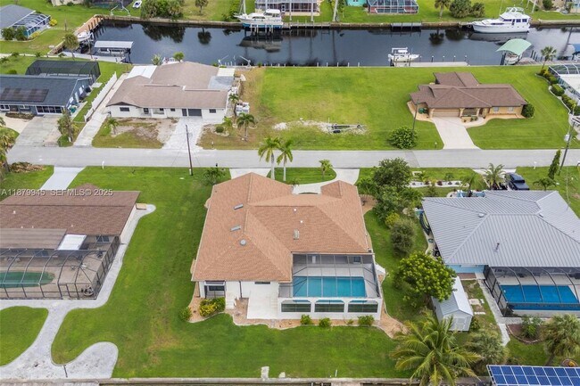 Building Photo - 105 Sinclair St SE