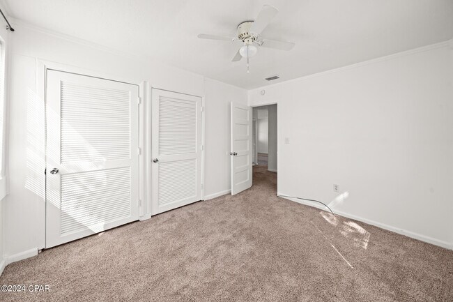 Building Photo - 6319 Sunset Ave